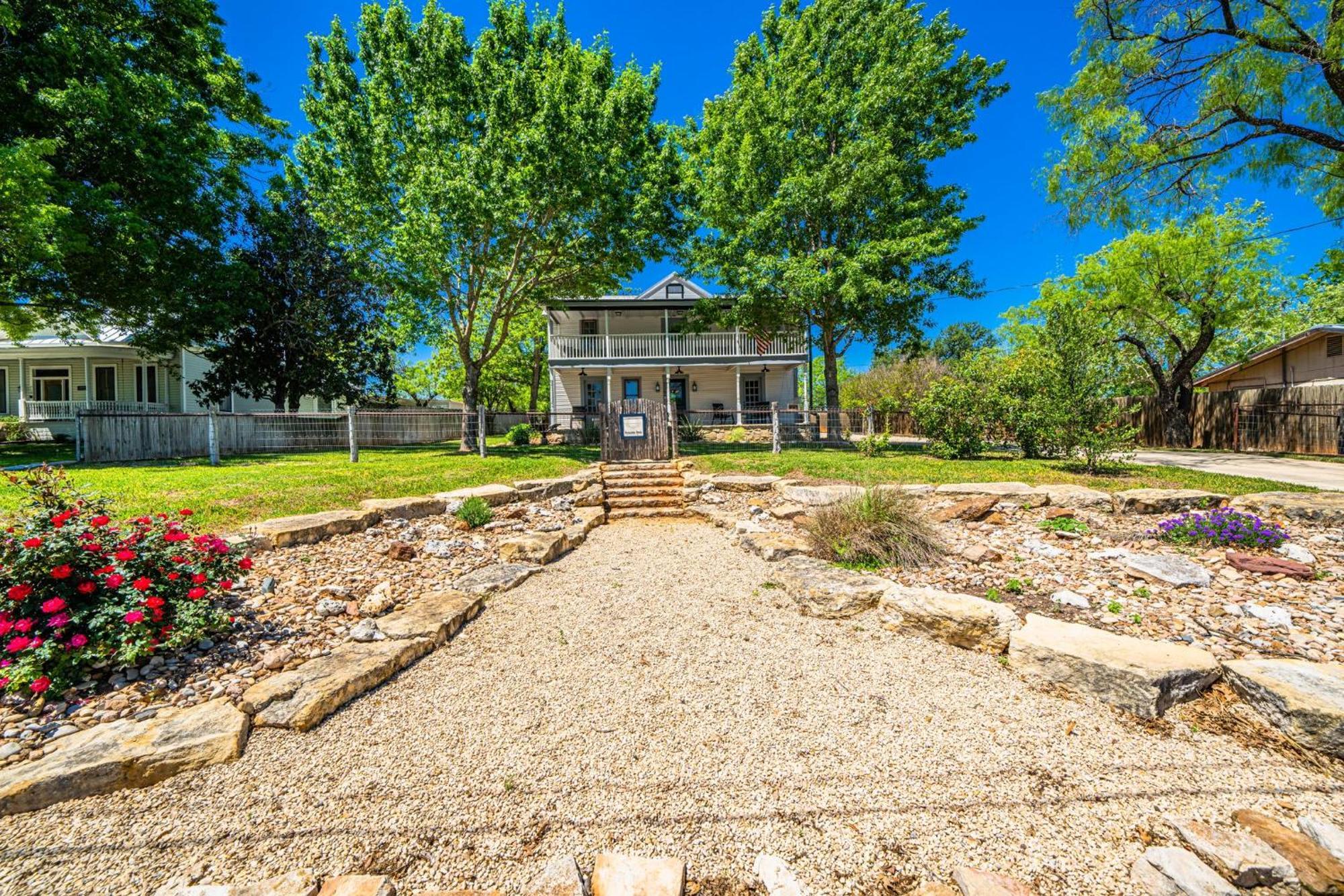 Katarina Haus - Hot Tub & Fire Pit Villa Fredericksburg Exterior foto
